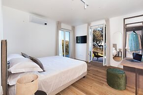 Design Villa With Infinity Pool & Li Galli View