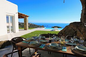 Design Villa With Infinity Pool & Li Galli View