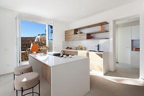 Design Villa With Infinity Pool & Li Galli View