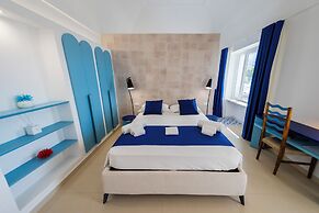 Elegant Villa In Anacapri | Infinity Pool & Design
