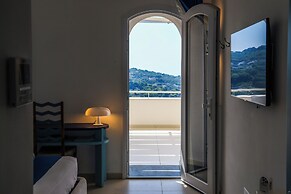 Elegant Villa In Anacapri | Infinity Pool & Design
