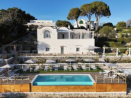 Elegant Villa In Anacapri | Infinity Pool & Design