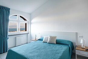 Sea View Rooftop Apartment With Jacuzzi & Garden