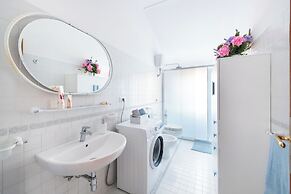Sea View Rooftop Apartment With Jacuzzi & Garden