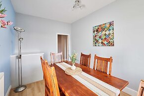 Host Stay The Parade View