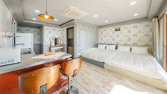 Geoje Marine Castle Spa Pension