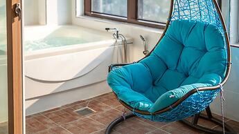 Geoje Marine Castle Spa Pension