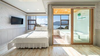 Geoje Marine Castle Spa Pension