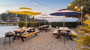 Geoje Marine Castle Spa Pension