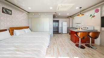 Geoje Marine Castle Spa Pension