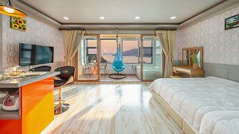 Geoje Marine Castle Spa Pension