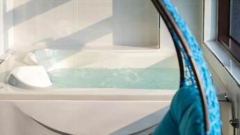 Geoje Marine Castle Spa Pension