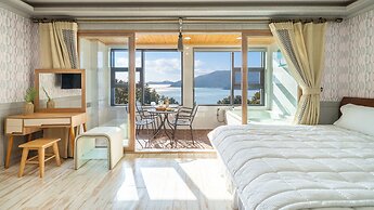 Geoje Marine Castle Spa Pension