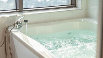 Geoje Marine Castle Spa Pension