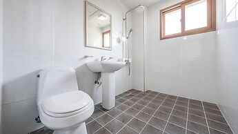 Geoje Marine Castle Spa Pension