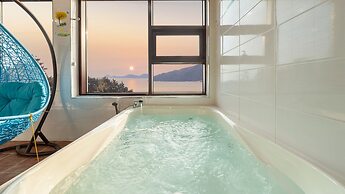 Geoje Marine Castle Spa Pension