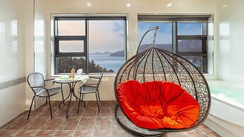 Geoje Marine Castle Spa Pension