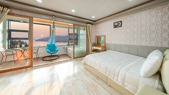 Geoje Marine Castle Spa Pension