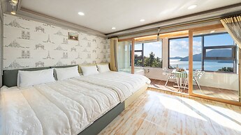 Geoje Marine Castle Spa Pension