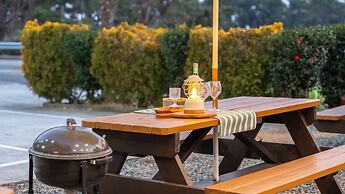 Geoje Marine Castle Spa Pension