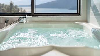 Geoje Marine Castle Spa Pension