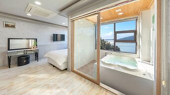 Geoje Marine Castle Spa Pension