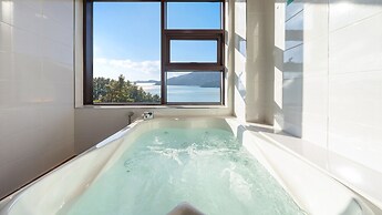 Geoje Marine Castle Spa Pension