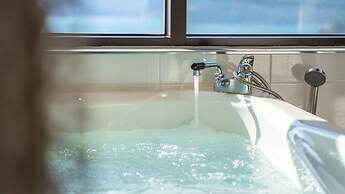 Geoje Marine Castle Spa Pension