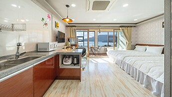 Geoje Marine Castle Spa Pension