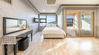 Geoje Marine Castle Spa Pension