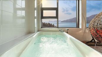 Geoje Marine Castle Spa Pension