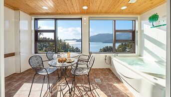 Geoje Marine Castle Spa Pension