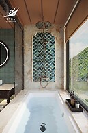 Halong Lyra Grandeur Cruise