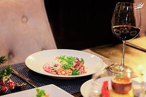 Halong Lyra Grandeur Cruise