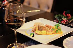 Halong Lyra Grandeur Cruise