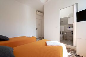 Room-charming Guest Room in Frassino wit