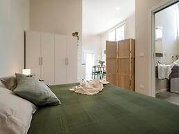 Room-charming Guest Room in Frassino wit