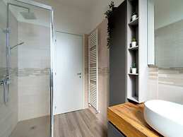 Room-charming Guest Room in Frassino wit