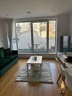 Leeds Apt - Hottub - Sleeps 6 - Special Occasions