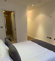 Leeds Apt - Hottub - Sleeps 6 - Special Occasions