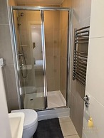 Leeds Apt - Hottub - Sleeps 6 - Special Occasions