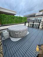 Leeds Apt - Hottub - Sleeps 6 - Special Occasions