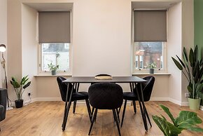 The Annick Suite No.1
