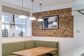 Stanhope Mews Style - 4sms