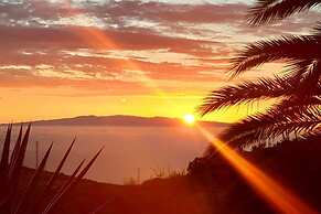 Unique Stargazing Escape With Ocean View