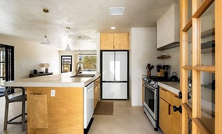Cozy 2-bedroom Retreat in Joshua Tree