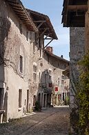 MiHotel - Cité Médiévale de Pérouges