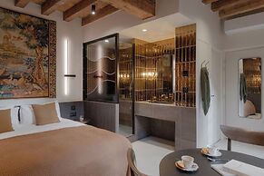 MiHotel - Cité Médiévale de Pérouges