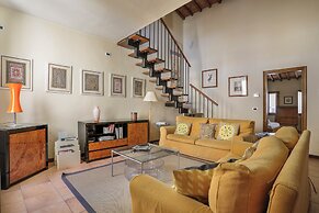 Charming Apartment in Oltrarno