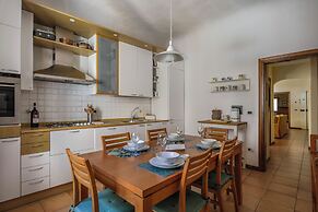 Charming Apartment in Oltrarno